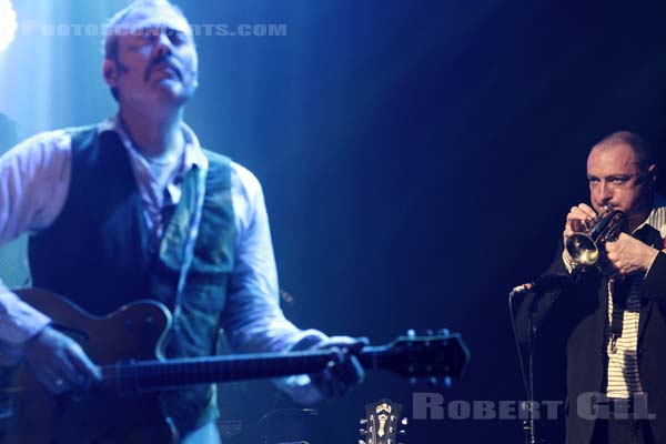 TINDERSTICKS - 2012-11-07 - PARIS - La Cigale - Stuart Ashton Staples - Terry Edwards